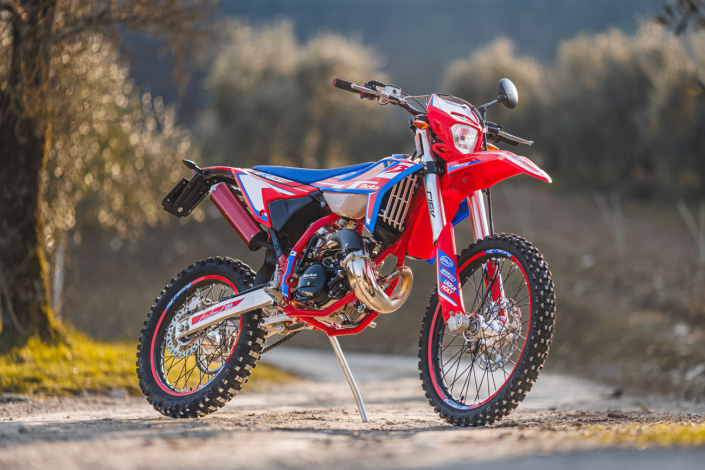 RR 50 2T racing