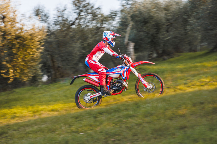 RR 50 2T racing